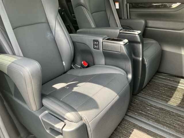 Toyota ALPHARD 2021 7716604-8