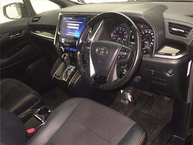 Toyota ALPHARD 2017 7716625-3