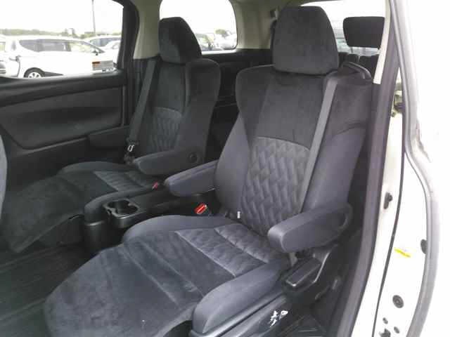 Toyota ALPHARD 2018 7716644-9
