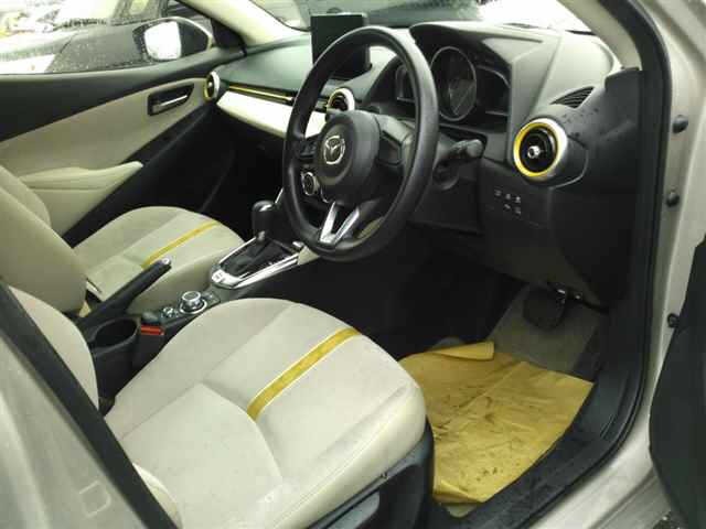 Mazda MAZDA2 2021 7723718-3