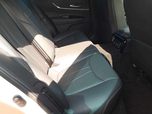 Toyota Mirai 2022 7731877-10