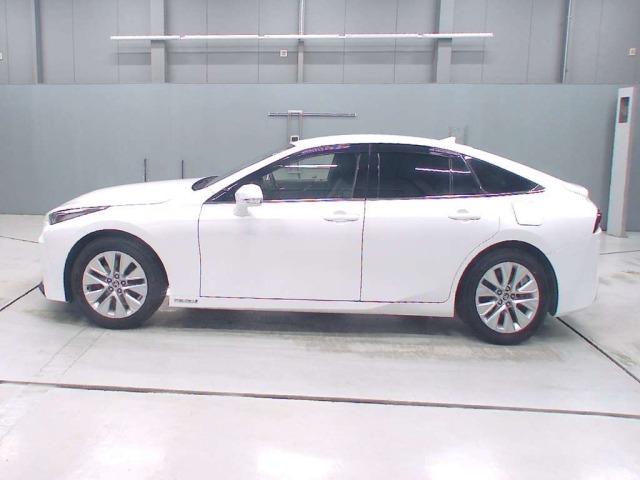 Toyota Mirai 2022 7731877-4