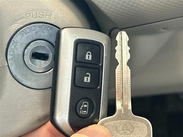 Toyota PORTE 2012 7716248-11