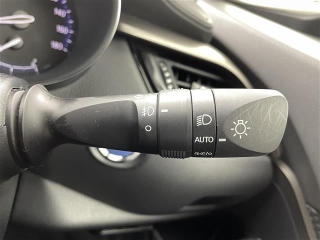 Toyota C-HR 2023 7738898-8