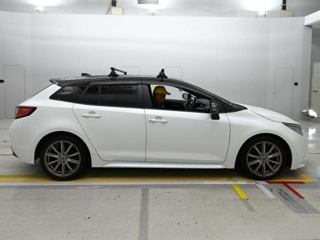 Toyota COROLLA TOURING 2021 7743217-3