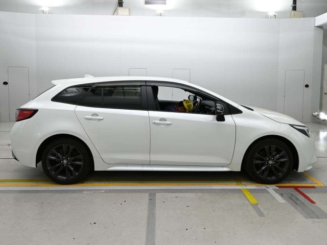 Toyota COROLLA TOURING 2023 7743218-3