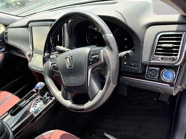 Toyota CROWN 2016 7745048-3