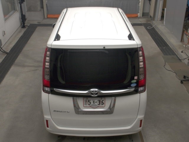 Toyota ESQUIRE 2015 7742635-7
