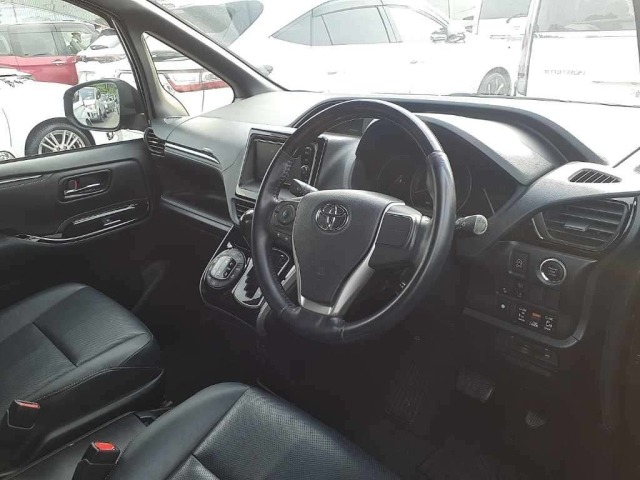 Toyota ESQUIRE 2018 7742729-9