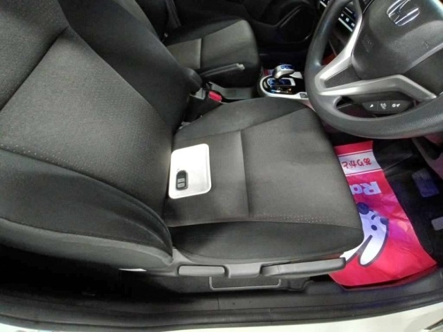 Honda FIT 2013 7741318-10