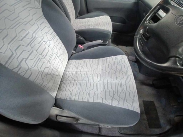 Toyota IPSUM 1999 7741563-10