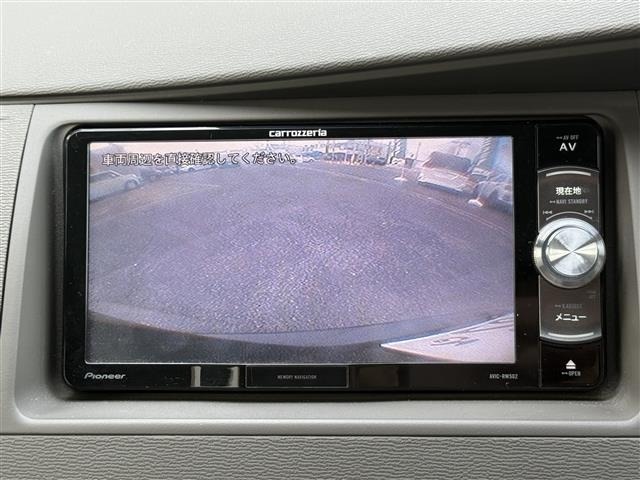 Toyota ISIS 2013 7732590-15
