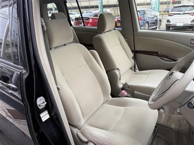 Toyota ISIS 2013 7732590-8