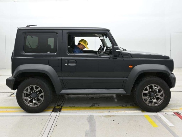 Suzuki JIMNY SIERRA 2022 7741032-3