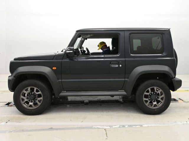 Suzuki JIMNY SIERRA 2022 7741032-4