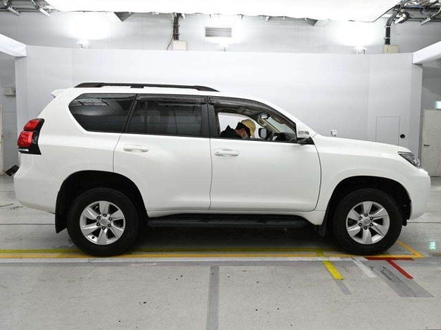 Toyota LAND CRUISER PRADO 2020 7741926-3