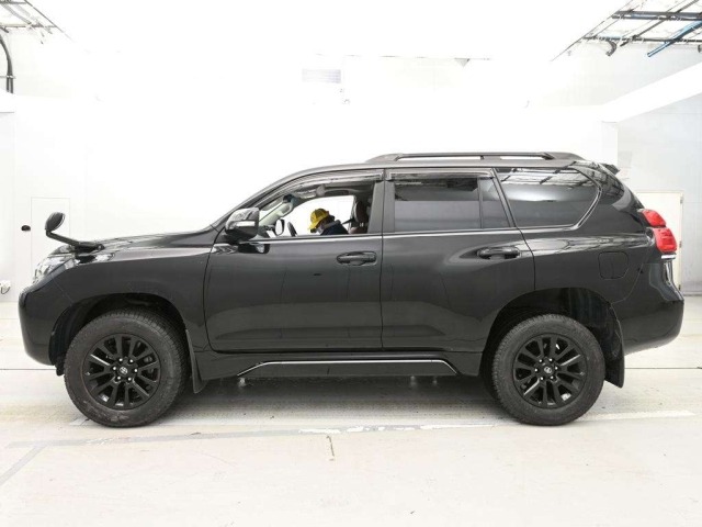 Toyota LAND CRUISER PRADO 2022 7741938-4