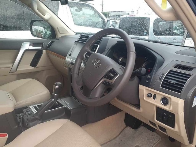 Toyota LAND CRUISER PRADO 2023 7741946-9