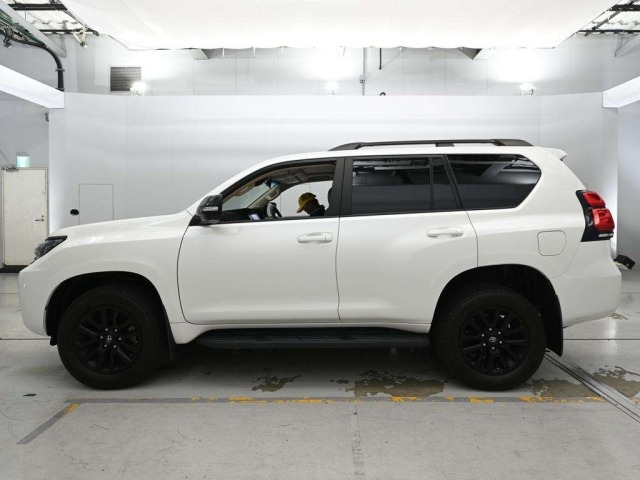 Toyota LAND CRUISER PRADO 2023 7741975-4