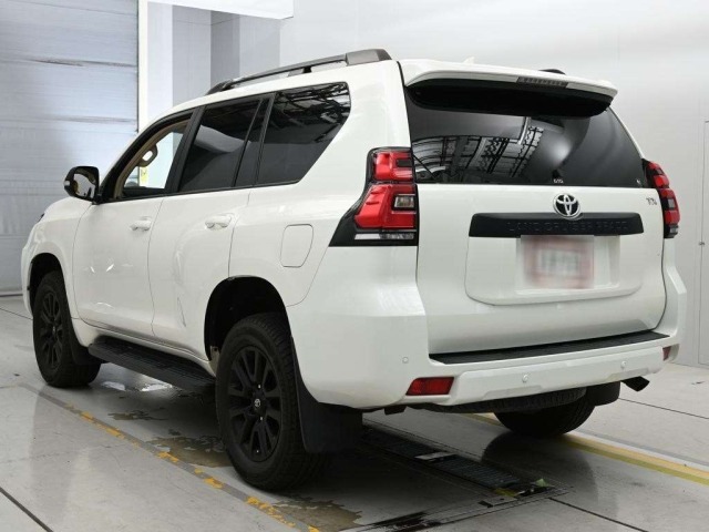Toyota LAND CRUISER PRADO 2023 7741975-6