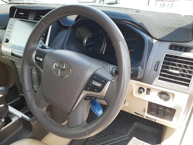 Toyota LAND CRUISER PRADO 2023 7741975-9