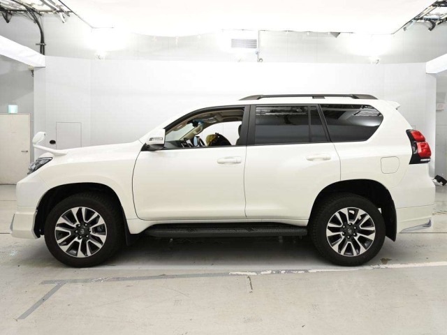 Toyota LAND CRUISER PRADO 2023 7741995-4
