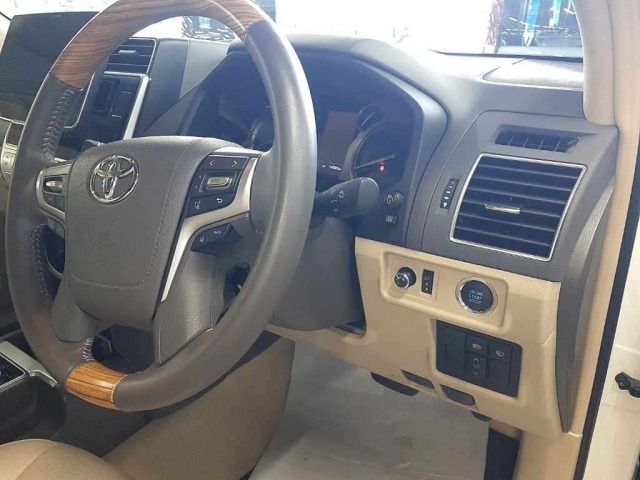 Toyota LAND CRUISER PRADO 2023 7741995-9