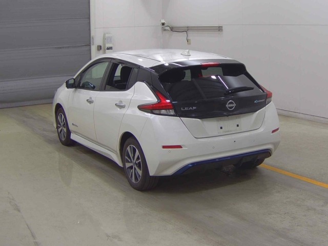 Nissan LEAF 2022 7740636-1