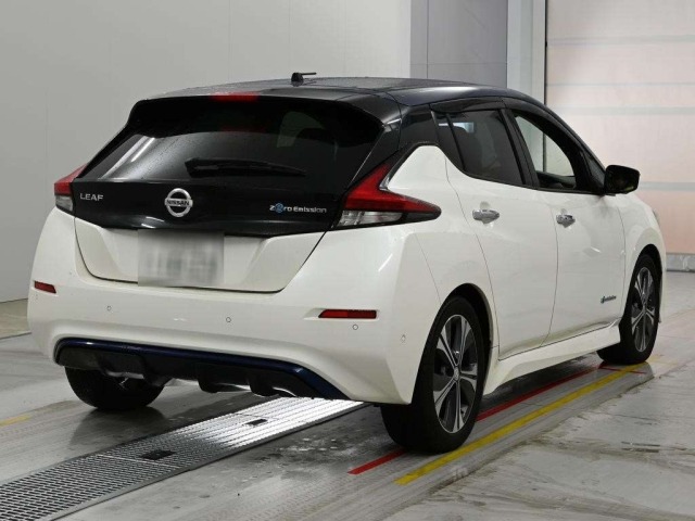 Nissan LEAF 2018 7740671-1
