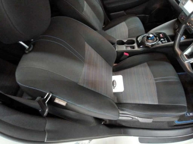 Nissan LEAF 2018 7740671-10