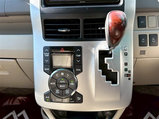 Toyota NOAH 2010 7737938-11