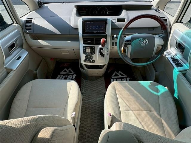 Toyota NOAH 2010 7737938-15