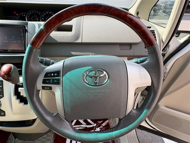 Toyota NOAH 2010 7737938-3