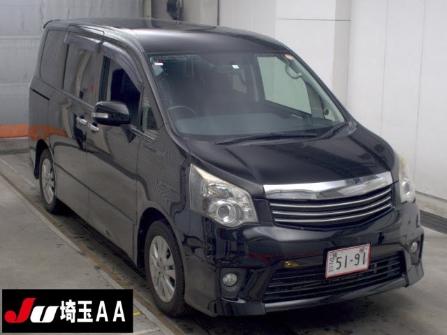 Toyota NOAH 2013 7738072-0