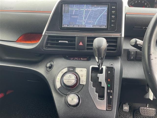Toyota SIENTA 2015 7736196-17