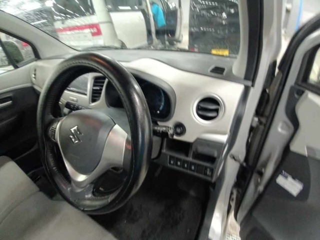 Suzuki WAGON R 2015 7741231-9