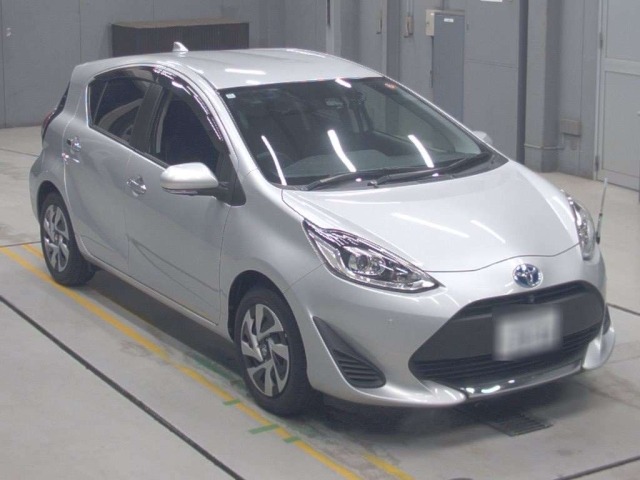 Toyota AQUA 2020 7770635-5