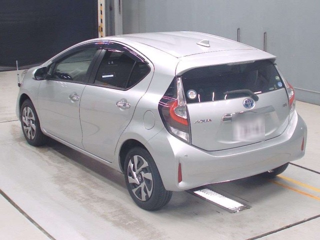 Toyota AQUA 2020 7770635-6
