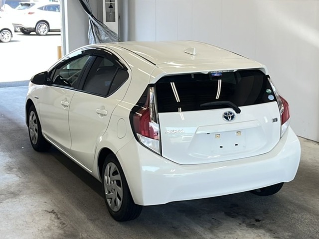 Toyota AQUA 2015 7770705-5