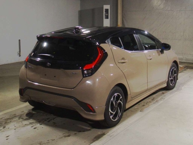 Toyota AQUA 2026 7770750-1