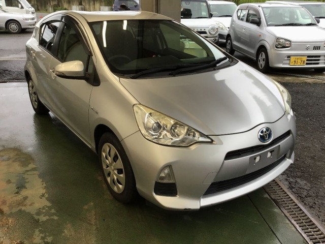 Toyota AQUA 2014 7770834-3