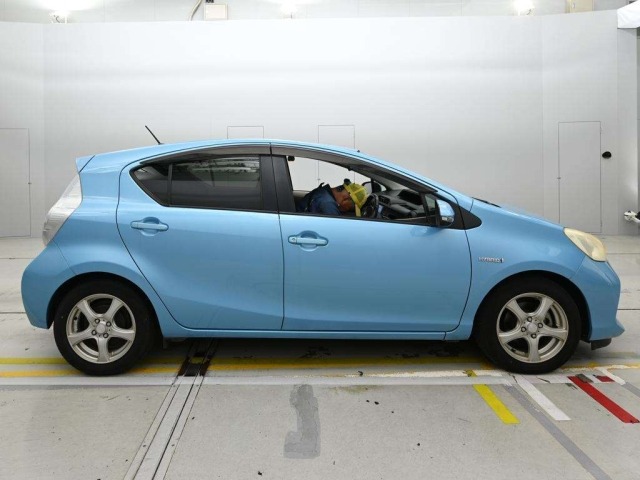 Toyota AQUA 2012 7770974-3