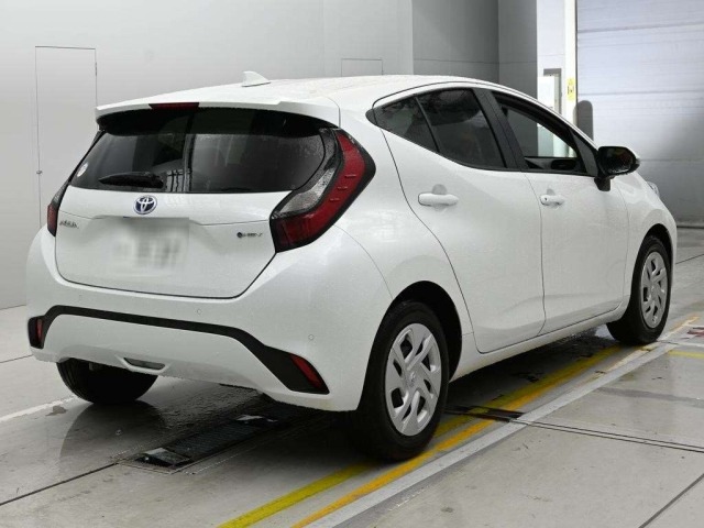 Toyota AQUA 2025 7770997-1