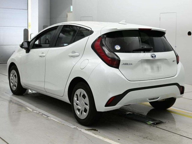 Toyota AQUA 2025 7770997-6