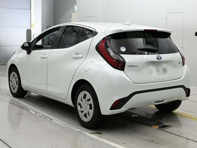Toyota AQUA 2025 7771010-6