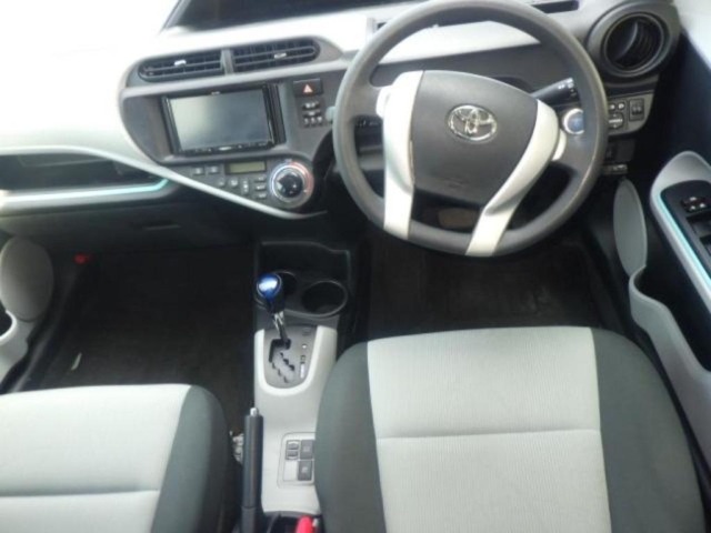 Toyota AQUA 2013 7771035-3