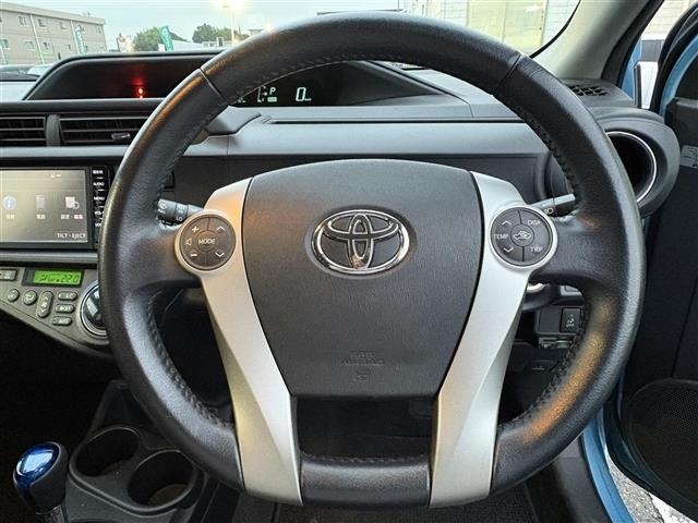 Toyota AQUA 2014 7771858-1