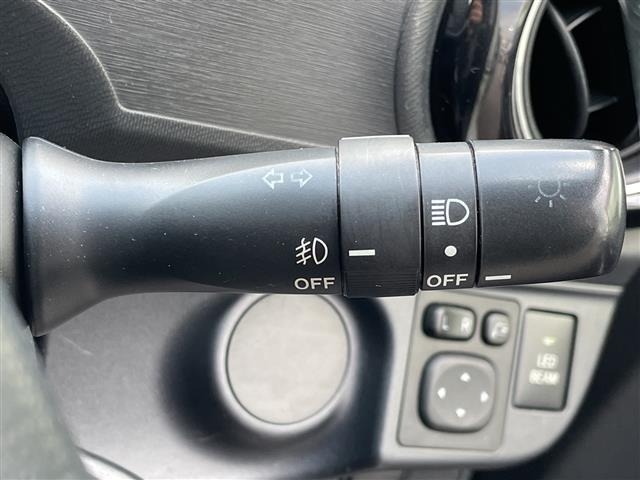 Toyota AQUA 2015 7771948-9