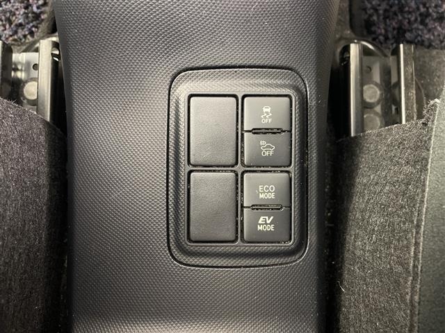 Toyota AQUA 2016 7771983-11