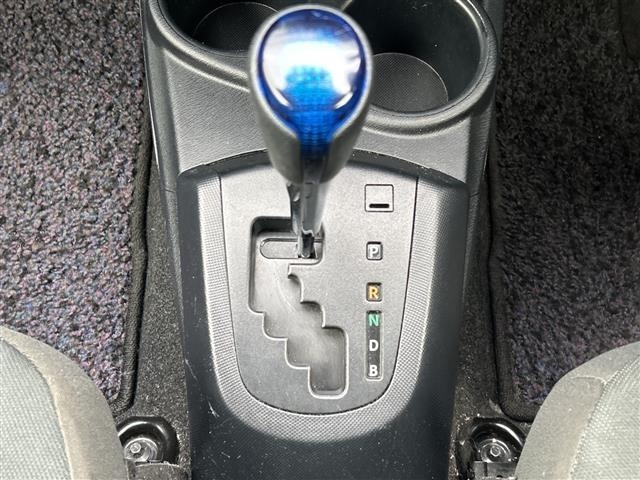 Toyota AQUA 2017 7771984-21